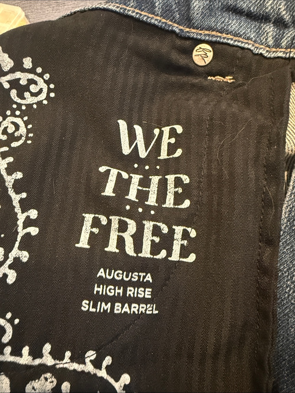 We The Free Agusta High Rise Slim Barrel Jeans Size 32 - Picture 7 of 7